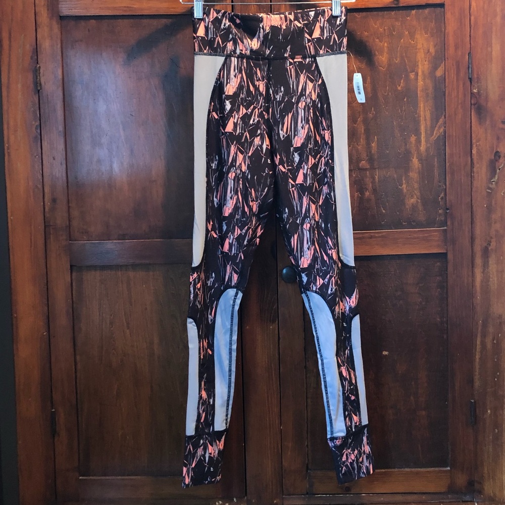 BRAND NEW ADORME LEGGINGS